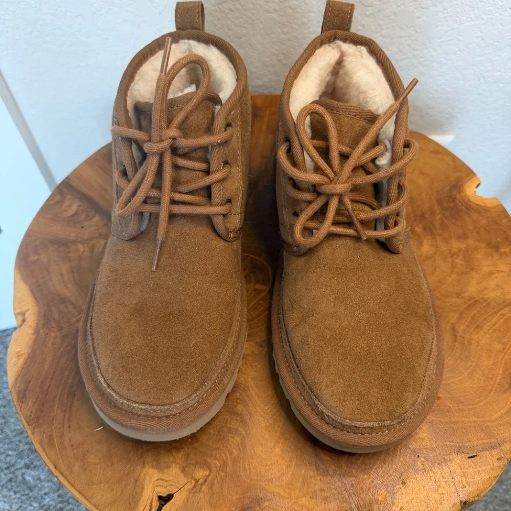 UGG Neumel Chukka Boots‎ Chestnut Women’s sz 6